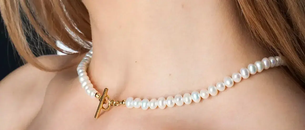 Naszyjnik choker co oznacza: historia, styl i jego znaczenie