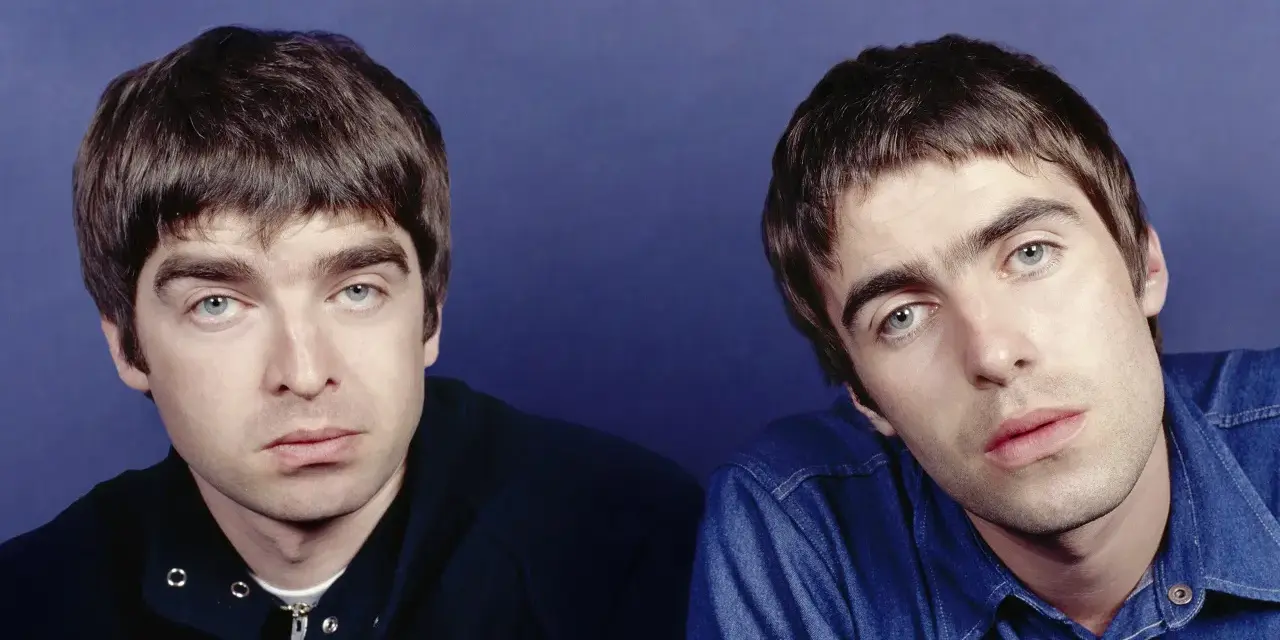 Les frères Gallagher, membres de Oasis, posent pour un portrait.