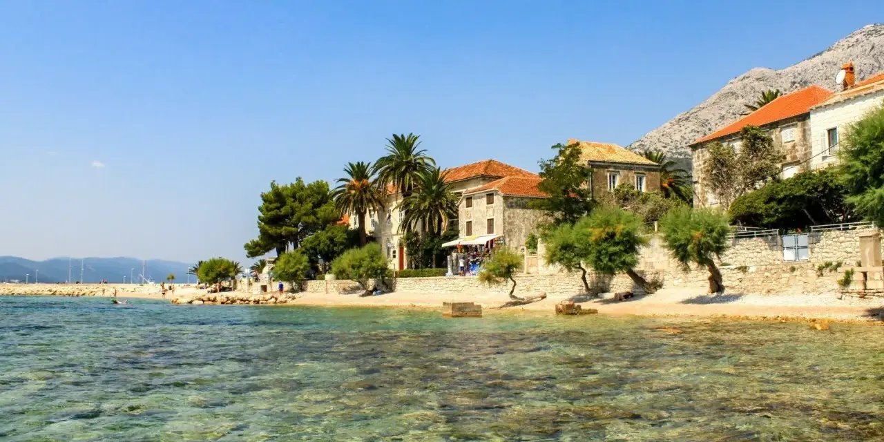 Pelješac: Co warto zobaczyć? Przewodnik po winnicach i plażach