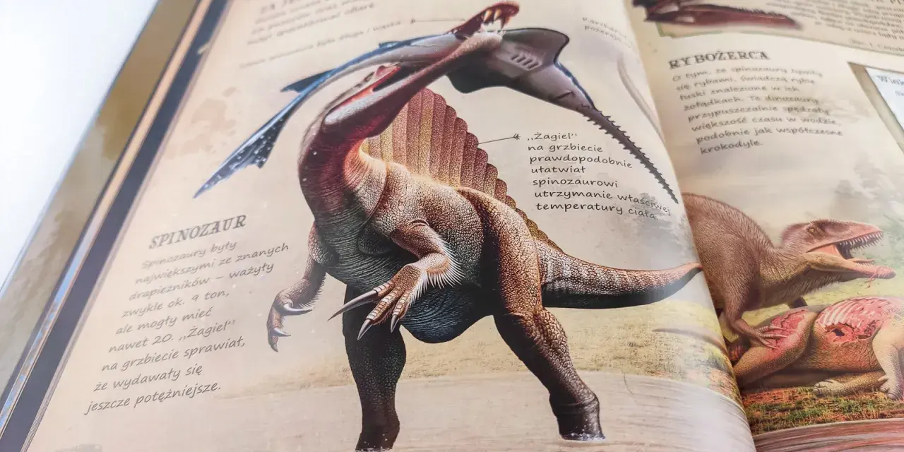 Ilustracja ze spinazurem i rybożercą, idealna dla dzieci. To najlepsza książka o dinozaurach dla dzieci, pełna fascynujących stworzeń.