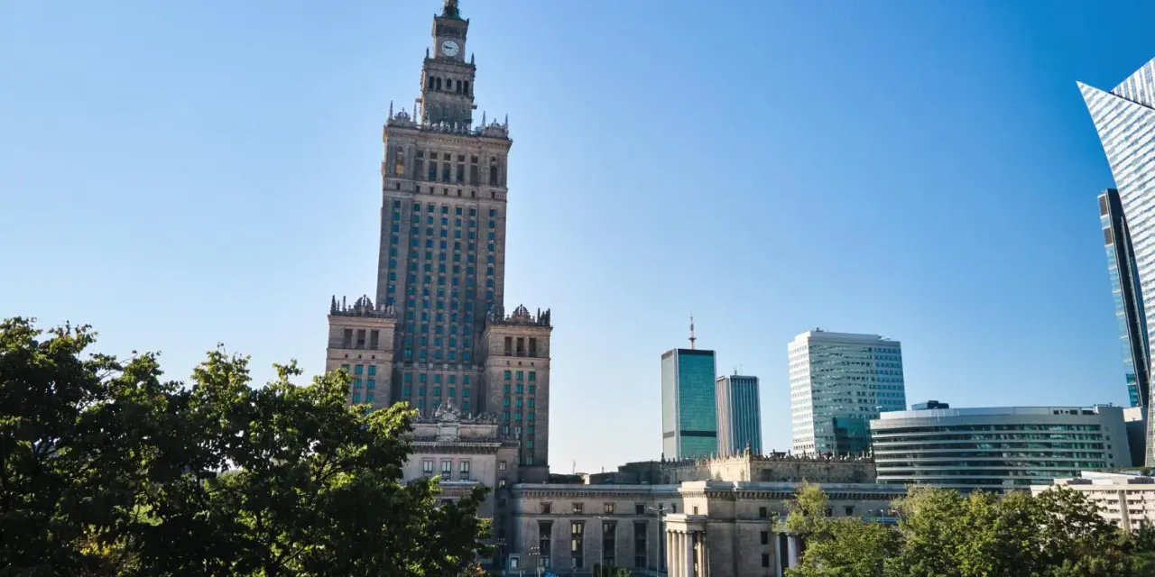Krótki pobyt w stolicy – jak wybrać miejsce noclegowe dopasowane do celu podróży