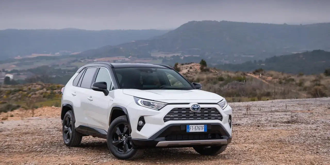 Toyota RAV4: pojemność baku - dane dla każdej wersji i generacji