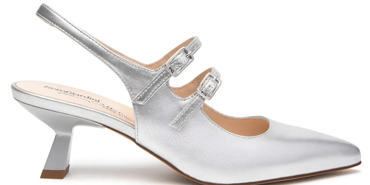 Eleganti scarpe sposa Nero Giardini argento, con cinturino e doppio cinturino con fibbia. Tacco geometrico.