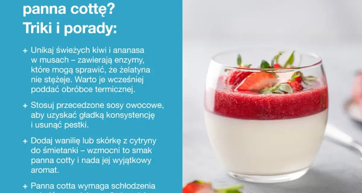 Panna cotta na śmietance z musem truskawkowym, ozdobiona świeżymi owocami. Idealna na deser.