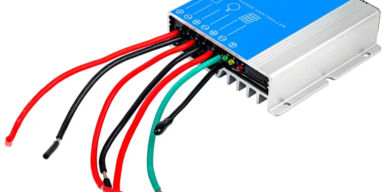Solar charge controller Volt Polska. Instrukcja po polsku pomoże Ci podłączyć urządzenie do paneli słonecznych i akumulatora.