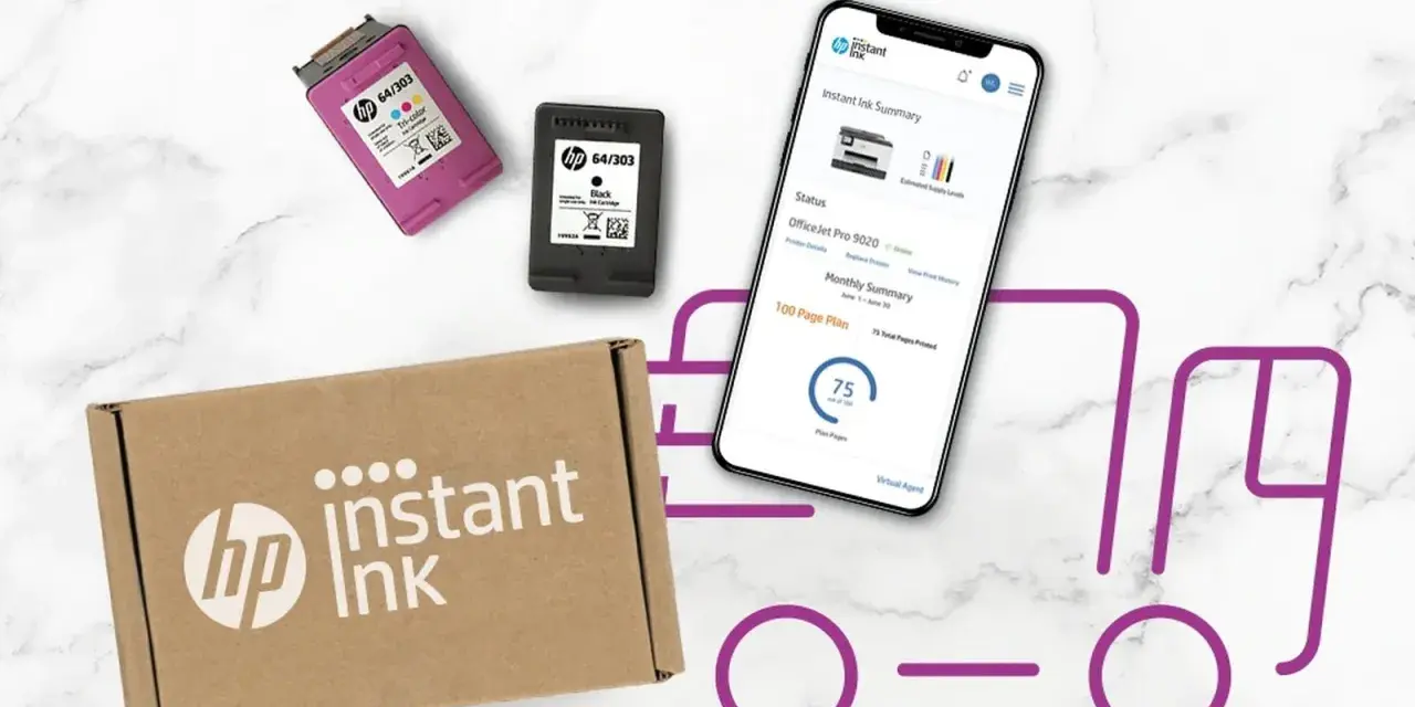 Pudełko z tuszami HP Instant Ink, obok kolorowy i czarny wkład, a na ekranie telefonu podsumowanie planu 100 stron.