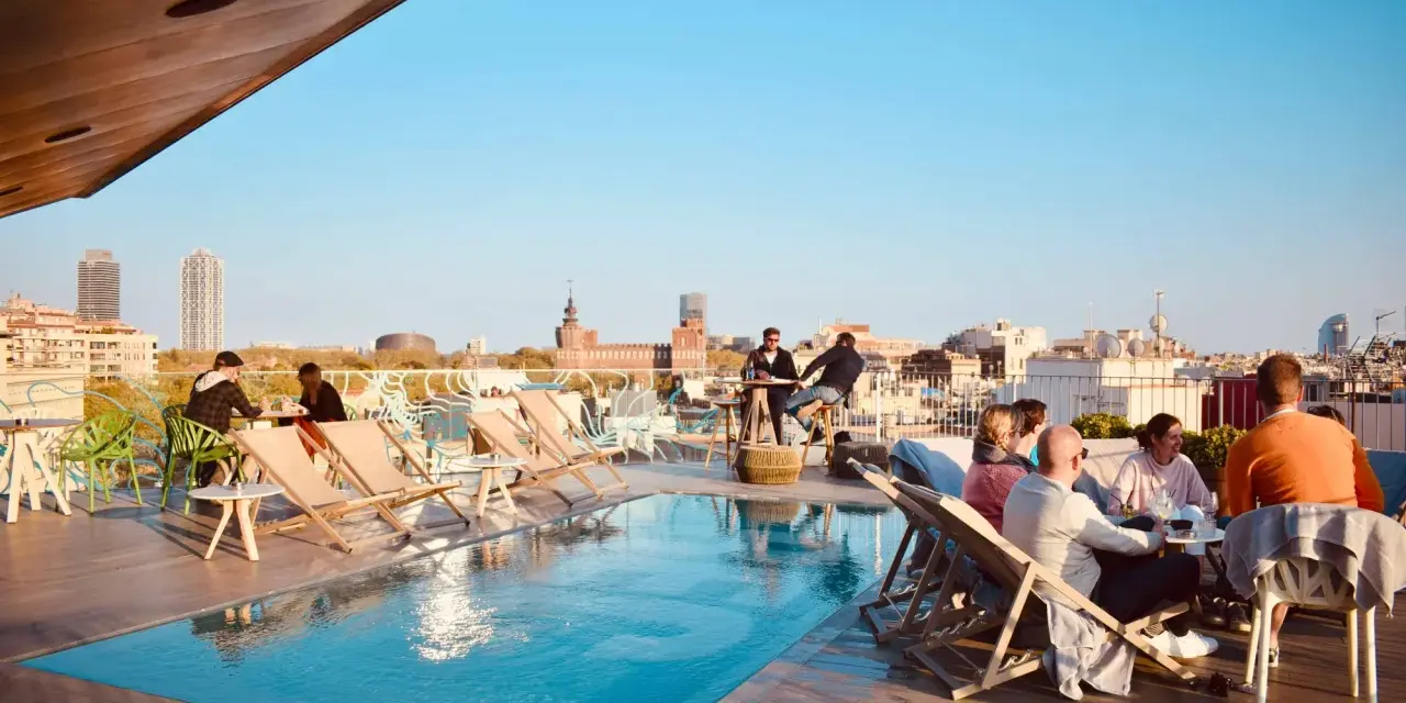 Hotel Rec Barcelona: ¿Tu base ideal en El Born con piscina 360º?