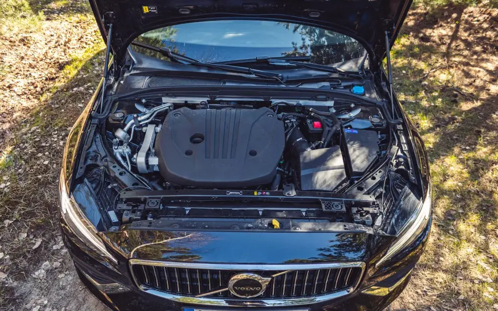 Volvo V60: Jaki silnik wybrać? Poradnik eksperta (benzyna, diesel, PHEV)