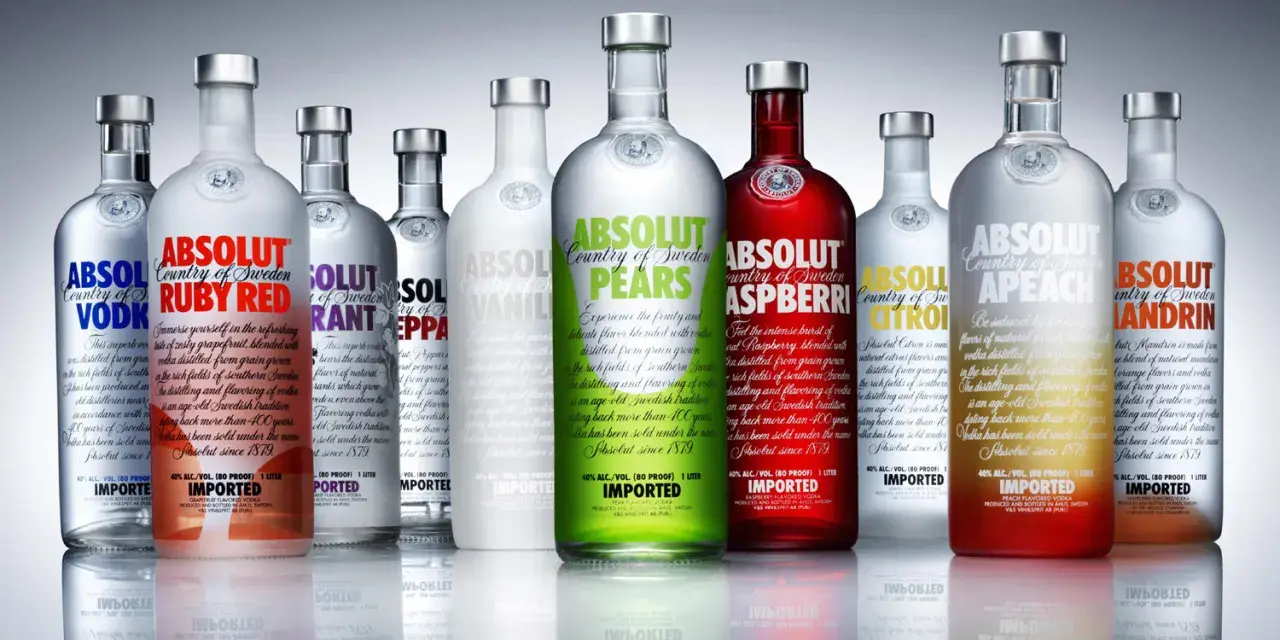 Wybór wódki na wesele? Różnorodne smaki Absolut: od klasycznej, przez Ruby Red, po Pears i Raspberry. Idealne na toast!