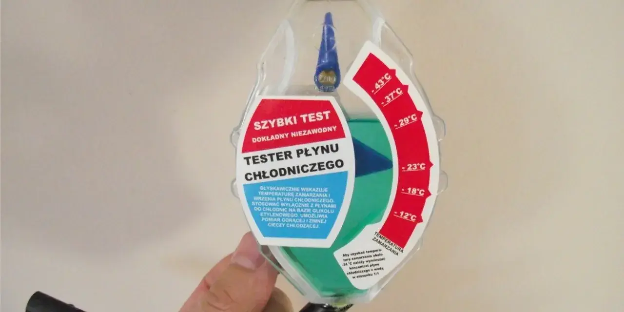 Tester płynu chłodniczego z podwyższoną temperaturą wrzenia, wskazujący temperaturę zamarzania i wrzenia.