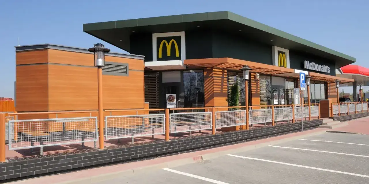 Ile kosztuje budowa McDonald's? Poznaj ukryte wydatki i inwestycje