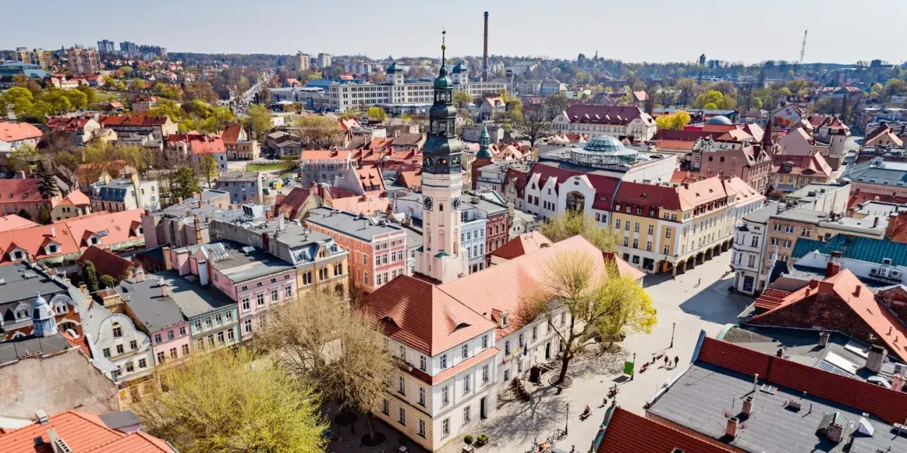 Zielona Góra kulinarnie: Gdzie zjeść smacznie i na każdą kieszeń?