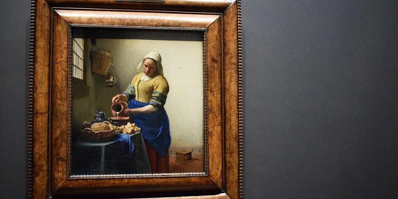 Une femme verse du lait dans un bol, une scène de la vie quotidienne magnifiquement rendue par la technique de peindre à l'huile.