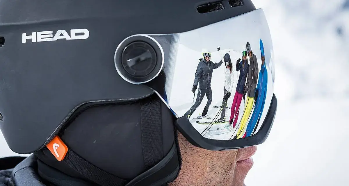 Kask narciarski: wizjer czy gogle? Porównanie, które rozwieje wątpliwości.
