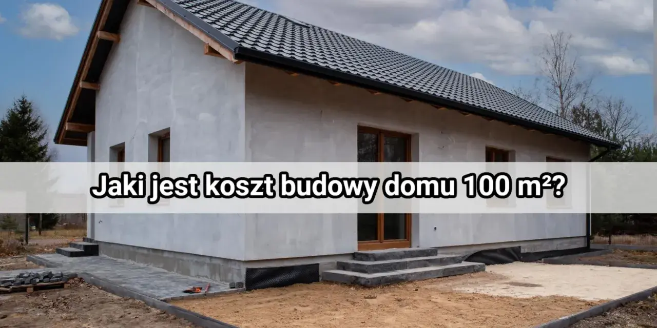 Nowy dom w budowie, szary tynk, ciemny dach. Jaki jest koszt budowy domu 100 m² w 2025 roku?