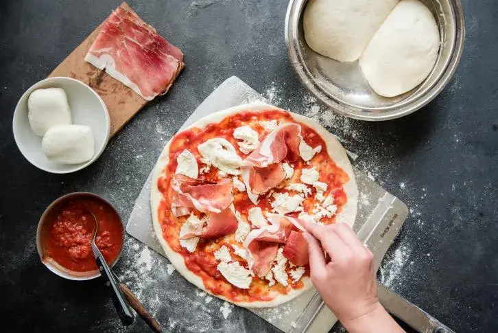 Dania z grilla gazowego: Przepisy, steki, pizza i sekrety mistrza