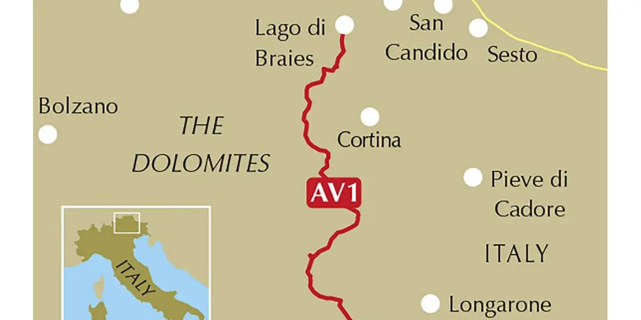 Mappa dell'Alta Via 1 Dolomiti, con il percorso rosso che attraversa laghi e città come Braies, Cortina e Belluno.