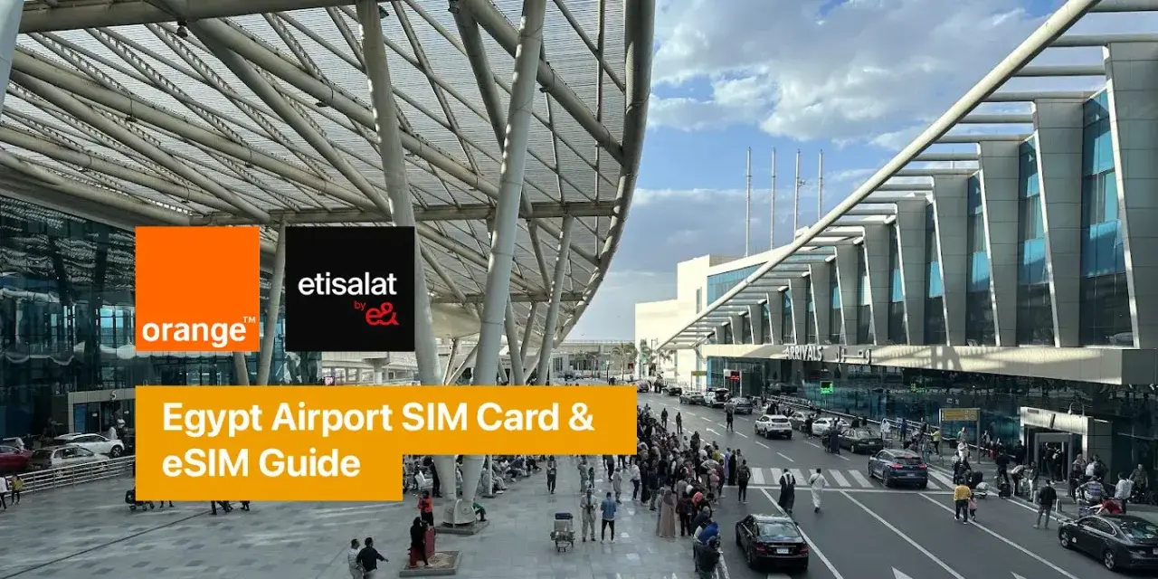 Przed wejściem na lotnisko w Egipcie, gdzie trwa roaming, widać logo Orange i Etisalat. Przewodnik po kartach SIM i eSIM na lotnisku.