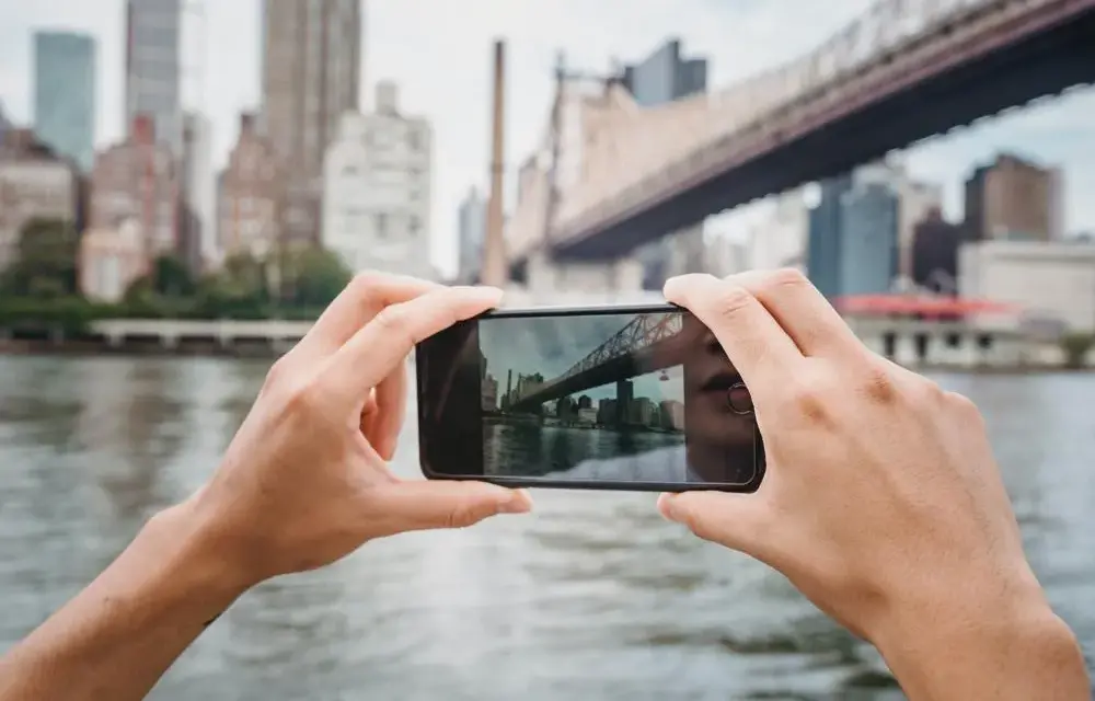Czy można wywołać zdjęcia z telefonu u fotografa? Poznaj łatwe metody