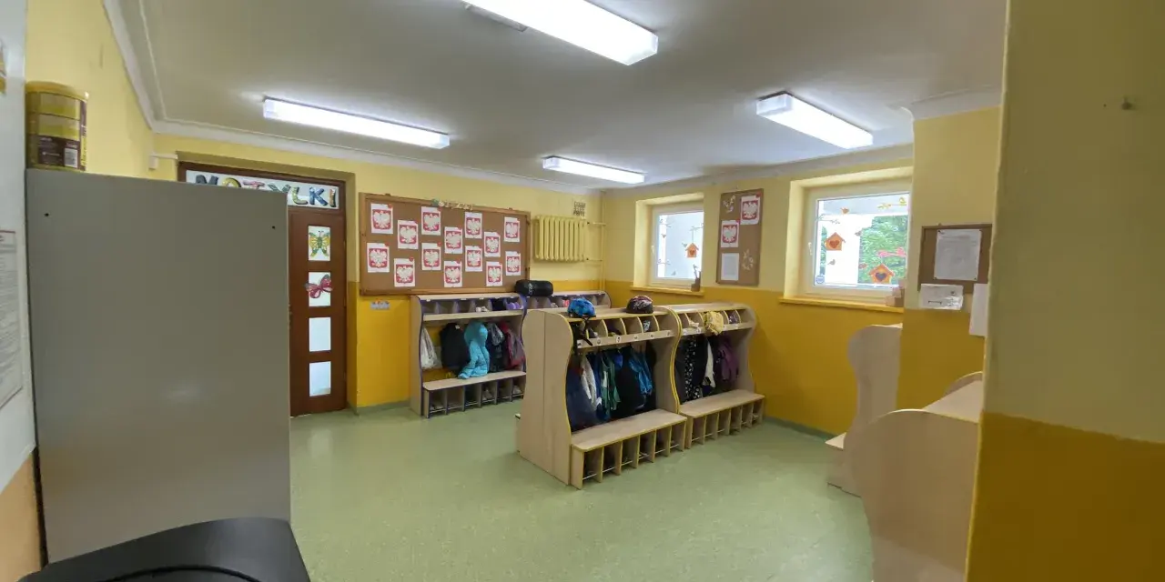 Najlepsze szkoły dla niesłyszących w Polsce - wsparcie edukacyjne i więcej
