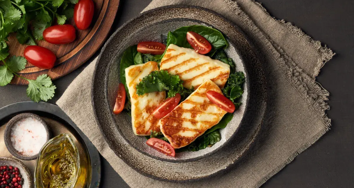 Jak smażyć halloumi, aby uzyskać idealną chrupkość i smak