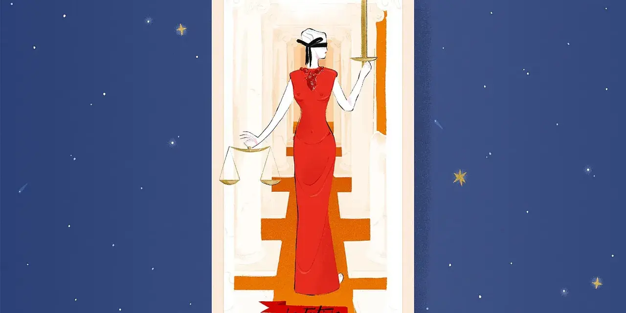 La Justicia, carta 11 del tarot, con venda en los ojos, sostiene una balanza y una espada.