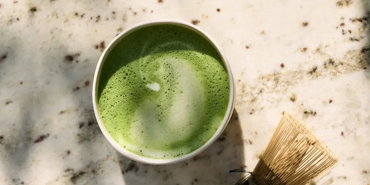 Matcha Latte: Smak, zdrowie i przepis. Czy zastąpi kawę?