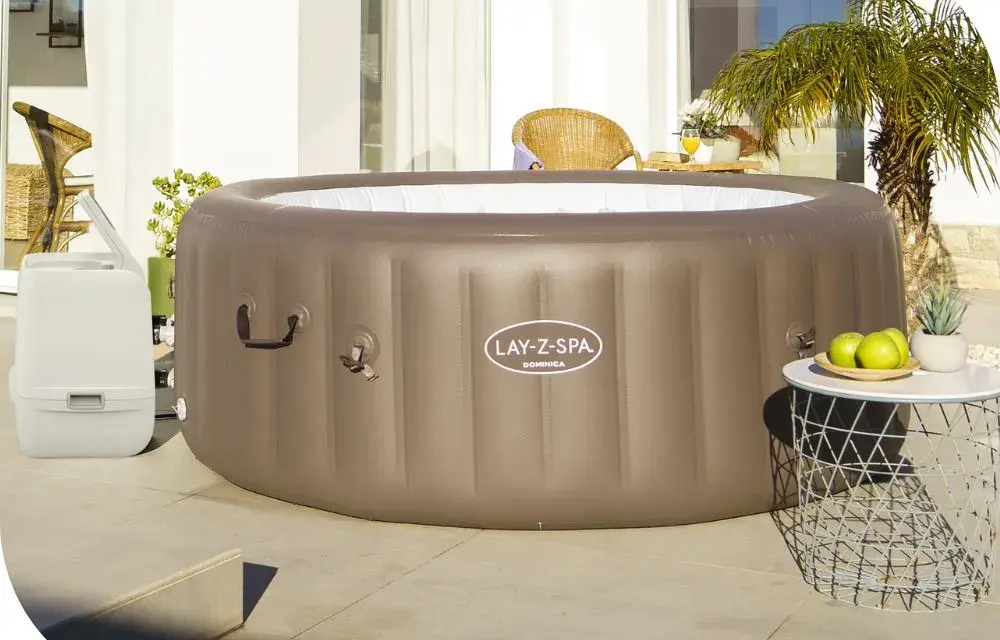 Jacuzzi ogrodowe: Wybierz, oblicz koszty i ciesz się relaksem!