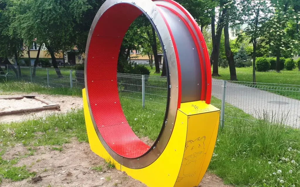 Ile kosztuje karuzela na plac zabaw? Ceny, porównania i modele