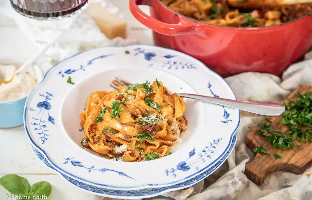 Jak przygotować idealne spaghetti ragu – różnice i przepisy