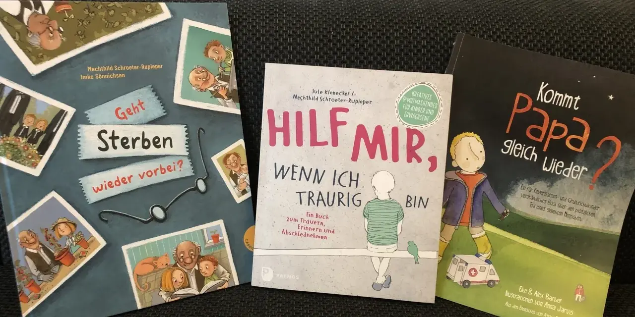 Drei Kinderbücher zum Thema Trauer und Verlust. Ein Kind sieht seinen verstorbenen Opa auf einem Bild.