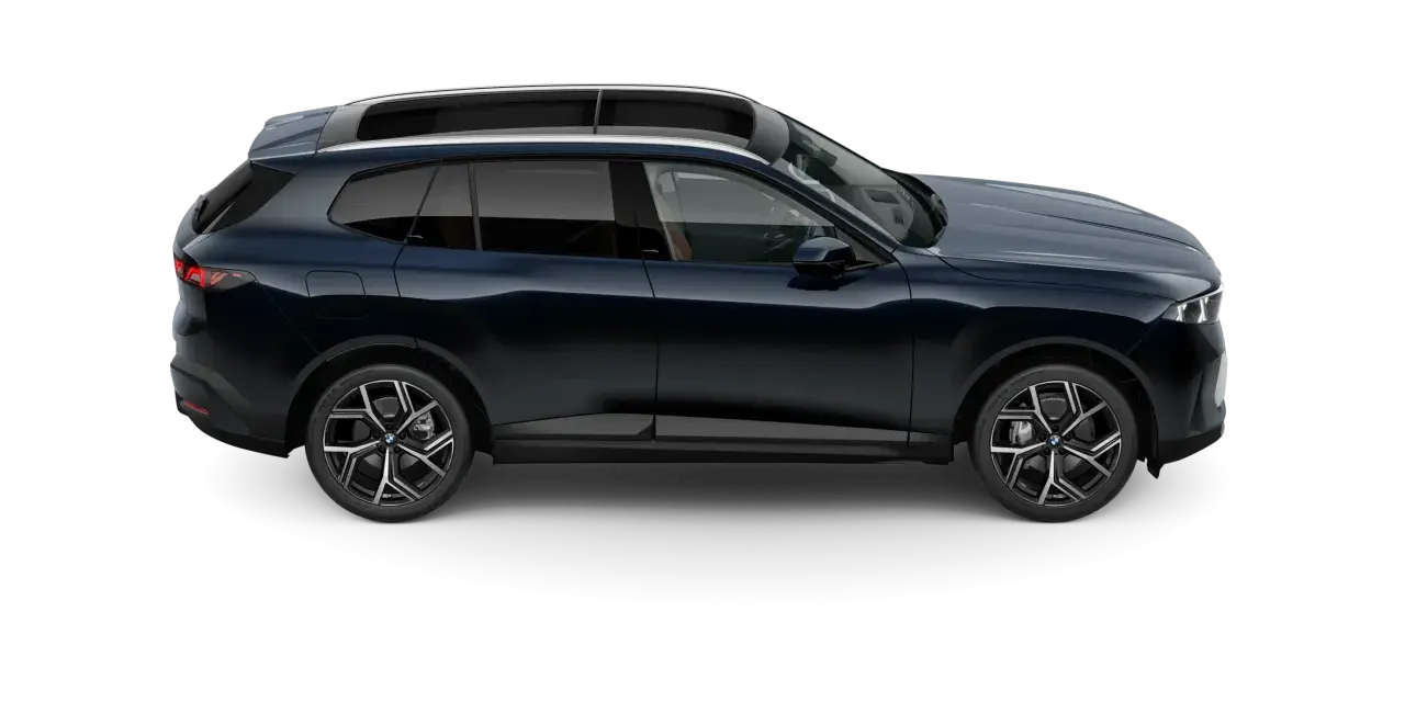 Eleganckie, nowe BMW X5 w ciemnogranatowym kolorze, z panoramicznym dachem i stylowymi felgami, gotowe na każdą podróż.