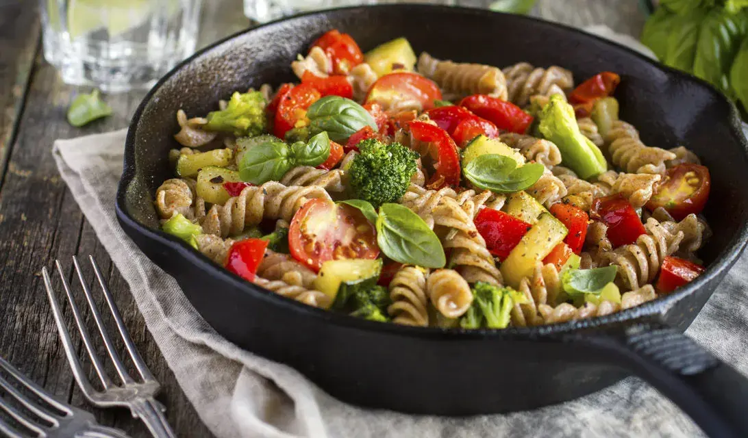 Tu pasta con verduras perfecta en 25 min: ¡adiós errores!