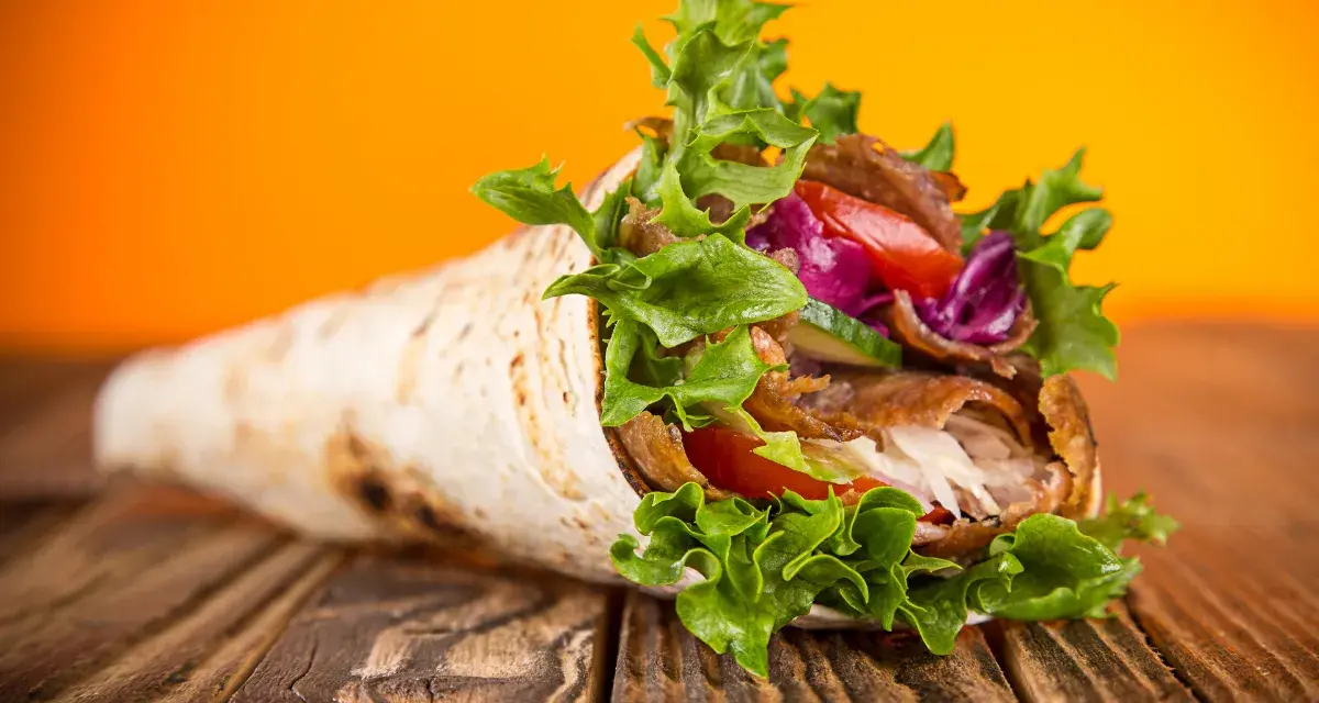 Kebab: Co naprawdę jesz? Składniki, jakość, wybór.
