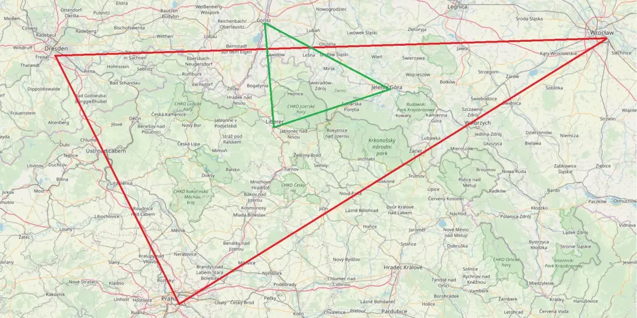 Gdzie są góry izerskie? Mapa pokazuje Karkonosze, Góry Izerskie i inne pasma górskie w Polsce, Czechach i Niemczech.