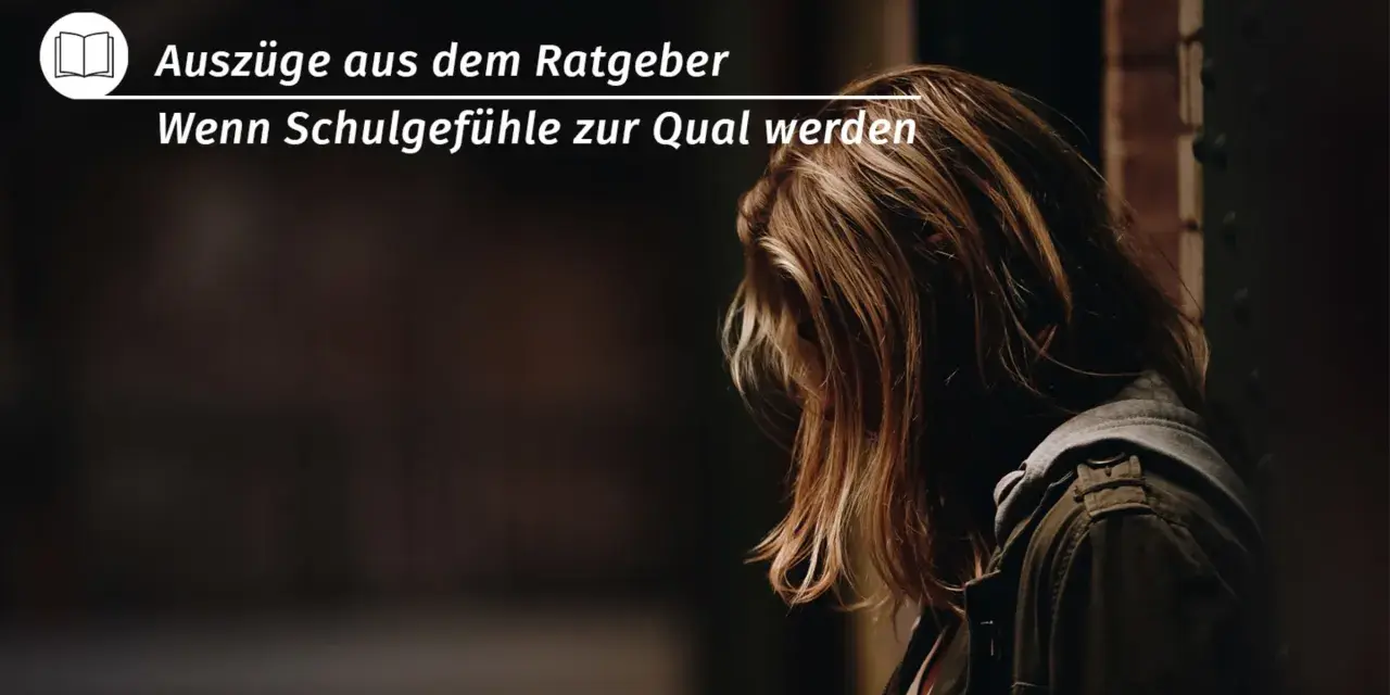 Ein Mädchen mit nach unten geneigtem Kopf, das zeigt, wie man mit Schuldgefühlen umgeht, wenn sie zur Qual werden.
