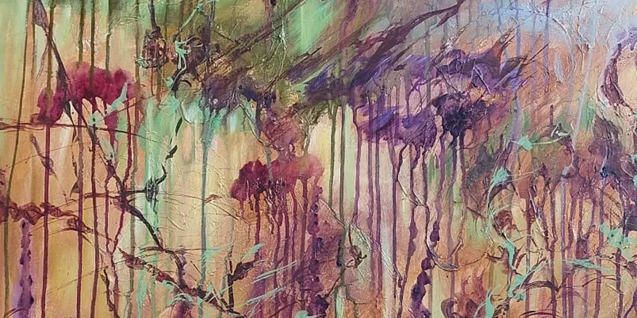 Abstraction végétale aux coulures de base peinture acrylique. Des teintes de pourpre et de vert se mêlent sur un fond ocre.