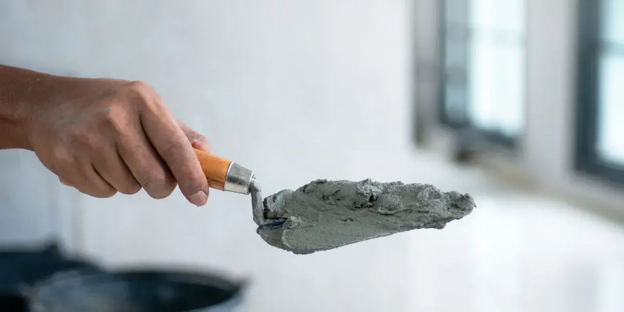 Jak mieszać beton bez betoniarki - proste sposoby i porady krok po kroku
