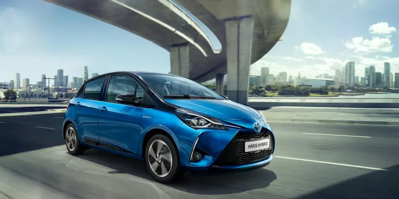 Ile pali Toyota Yaris Hybrid? Zaskakujące dane o spalaniu w mieście