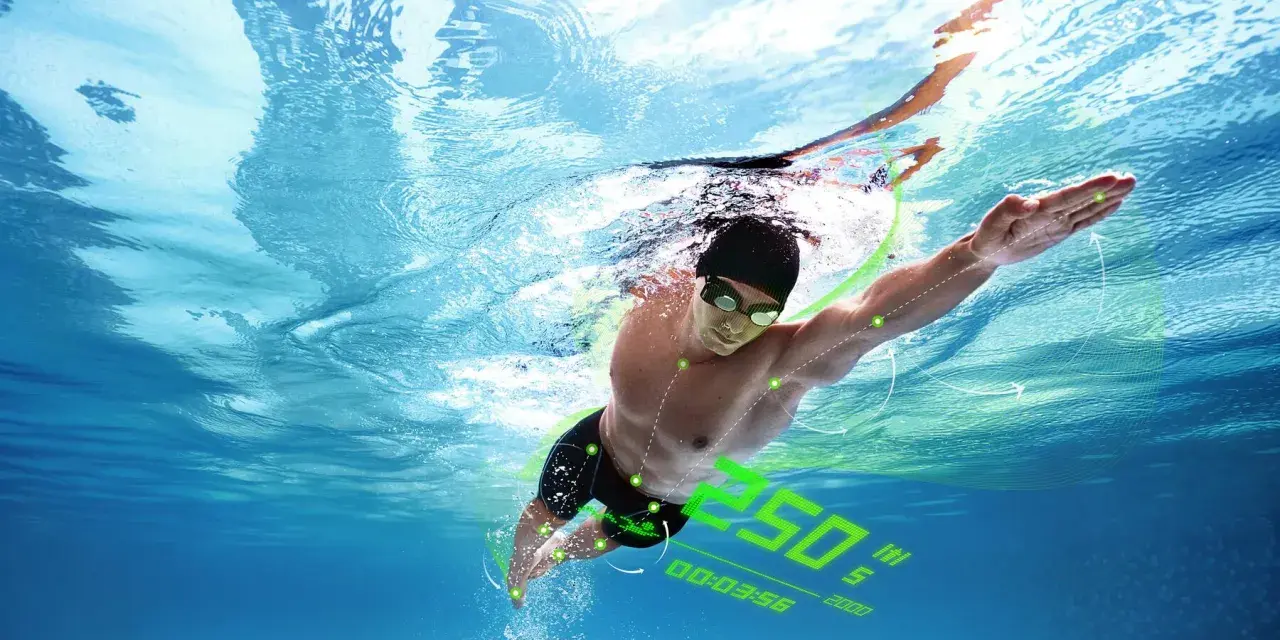 Un nageur concentré effectue un exercice de natation, avec des données de performance affichées numériquement.
