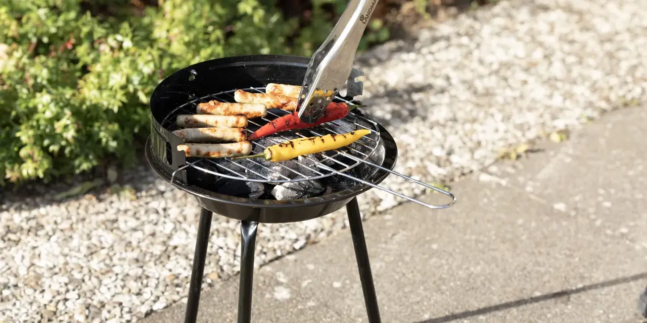 Grill węglowy: Wybierz idealny model i ciesz się smakiem na lata!