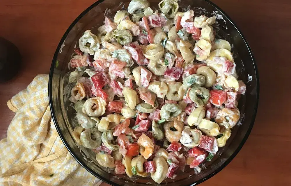 Z czym podać tortellini na obiad, aby zachwycić gości?