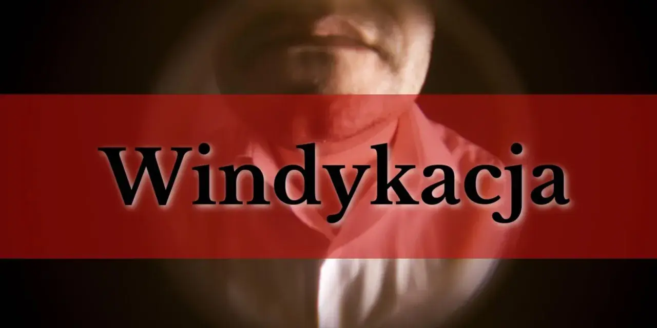 Mężczyzna w koszuli, na czerwonym tle napis "Windykacja". cdri windykacja.