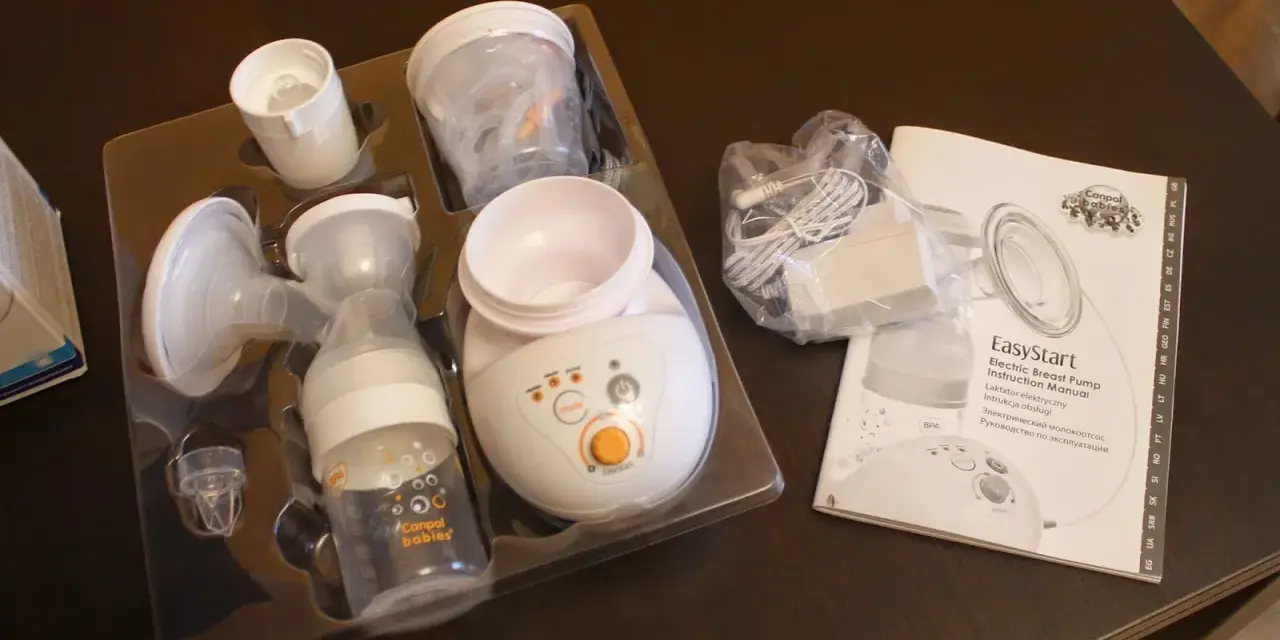 Zestaw laktatora elektrycznego Canpol babies Easystart w opakowaniu, gotowy do użycia.