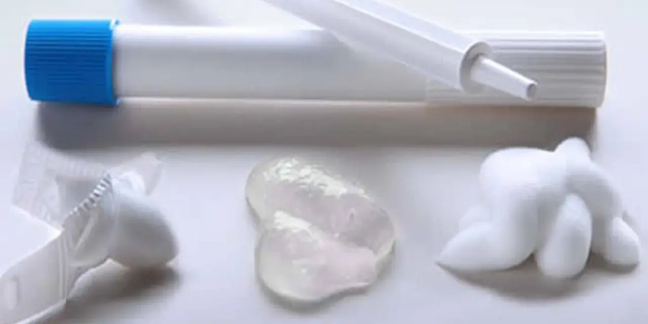 Różne formy antykoncepcji chemicznej: globulka, żel i pianka.