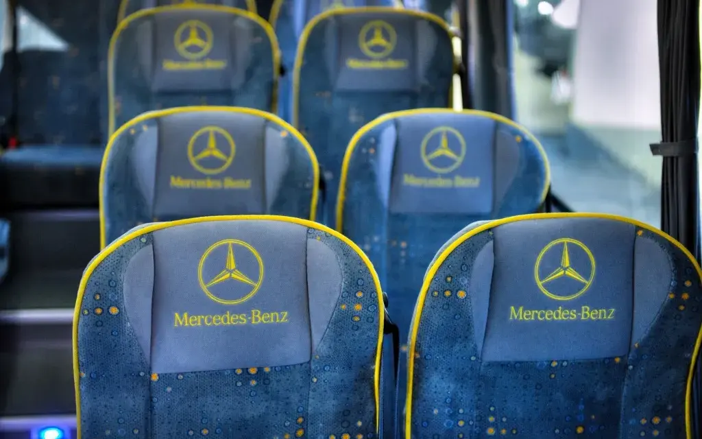 Contbus Warszawa: Gdzie znajdziesz swój autobus na Dworcu Zachodnim?