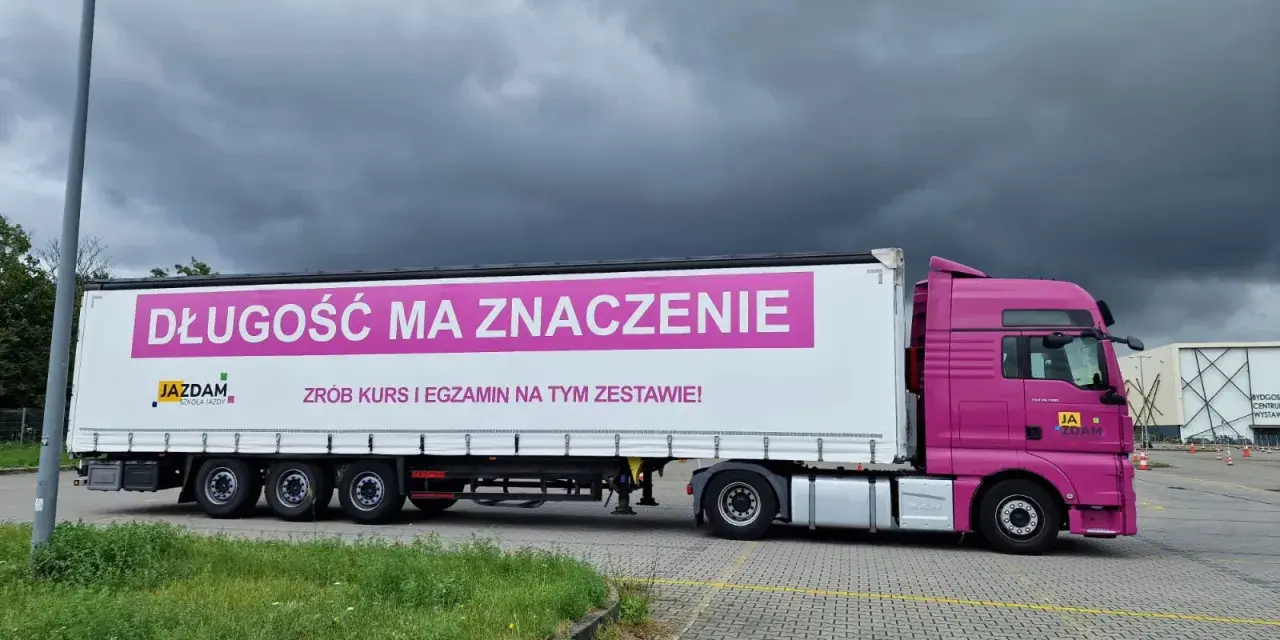 Prawo jazdy kat. C a ciągnik z przyczepą: Czy na pewno możesz?