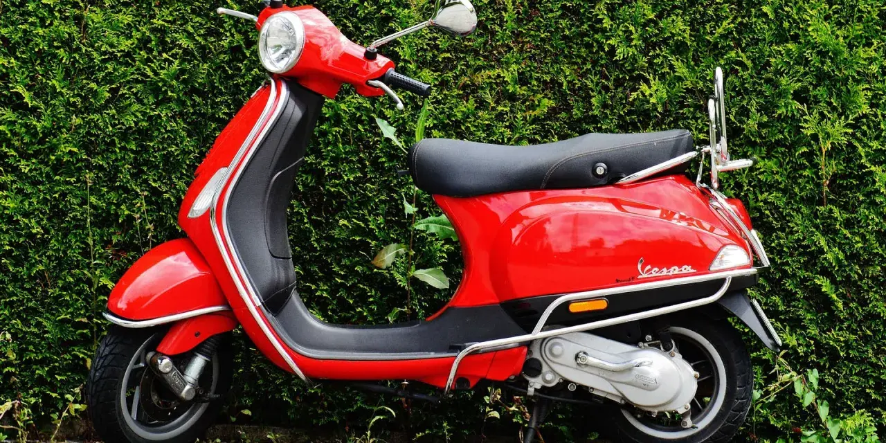 Skuter to motorower? Poznaj definicje i uniknij kar!