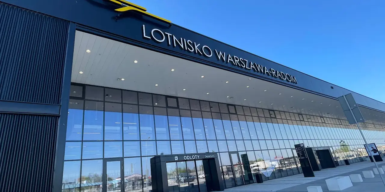 Nowoczesne lotnisko Warszawa-Radom, kiedy otwarcie? Zapytanie o otwarcie lotniska.