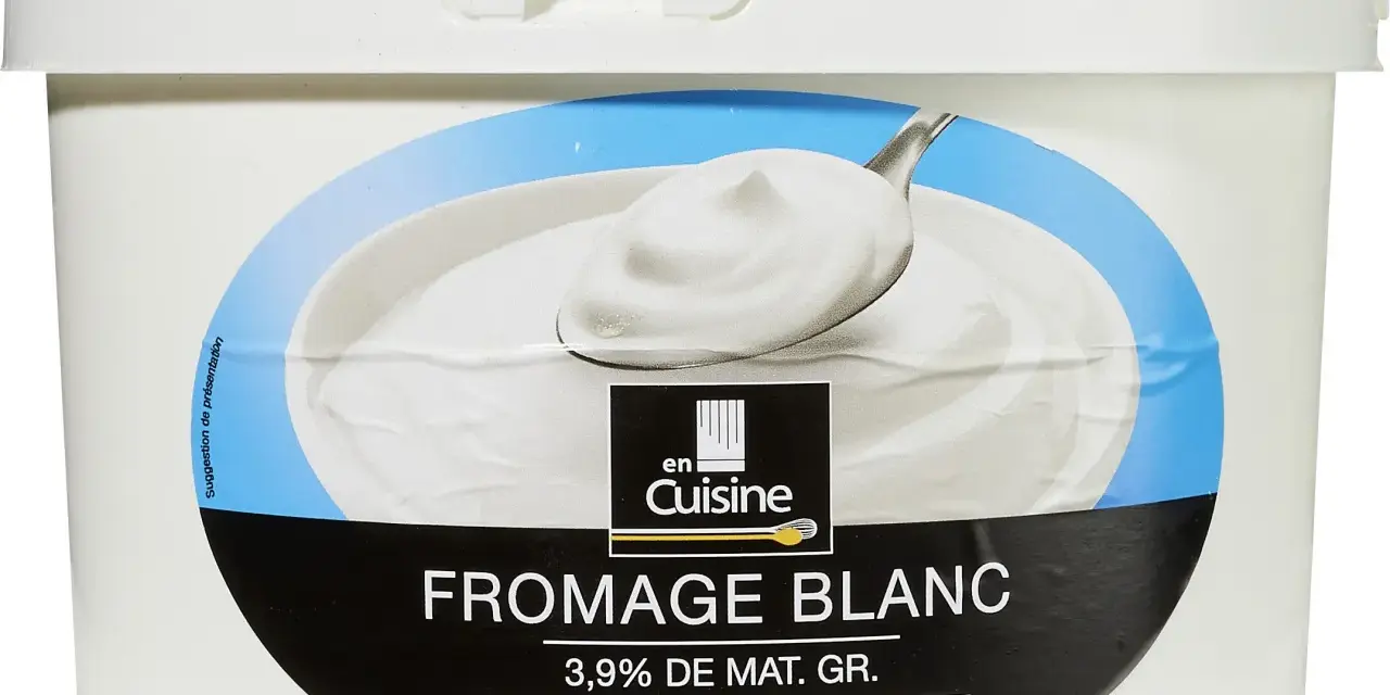 Seau de fromage blanc 3kg, 3,9% de matière grasse. Idéal pour un régime léger et savoureux.